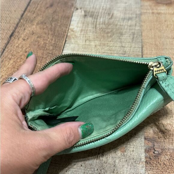 Fossil mint green leather wallet - Picture 3 of 7